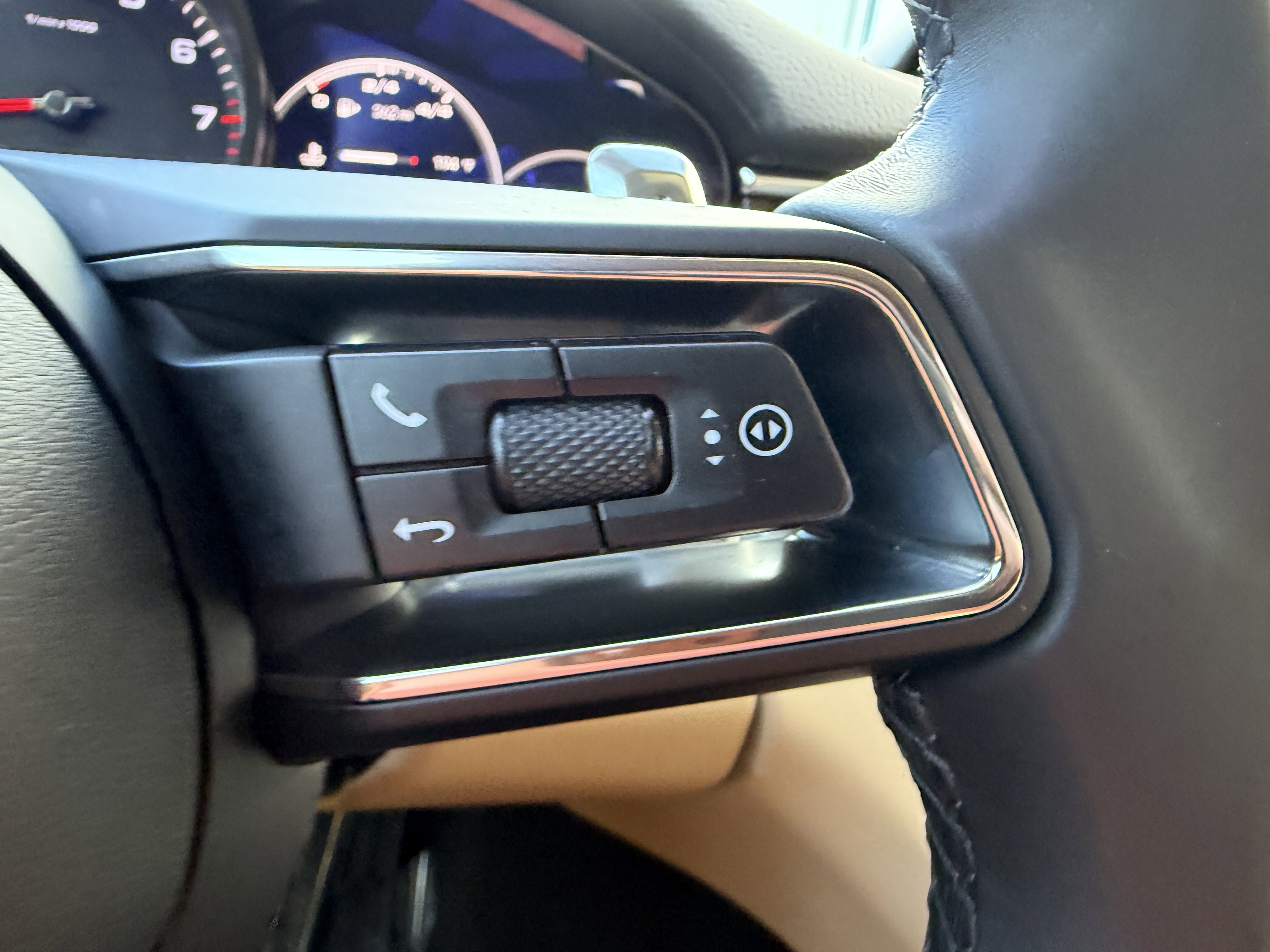 Certified 2023 Porsche Panamera 4S image 35