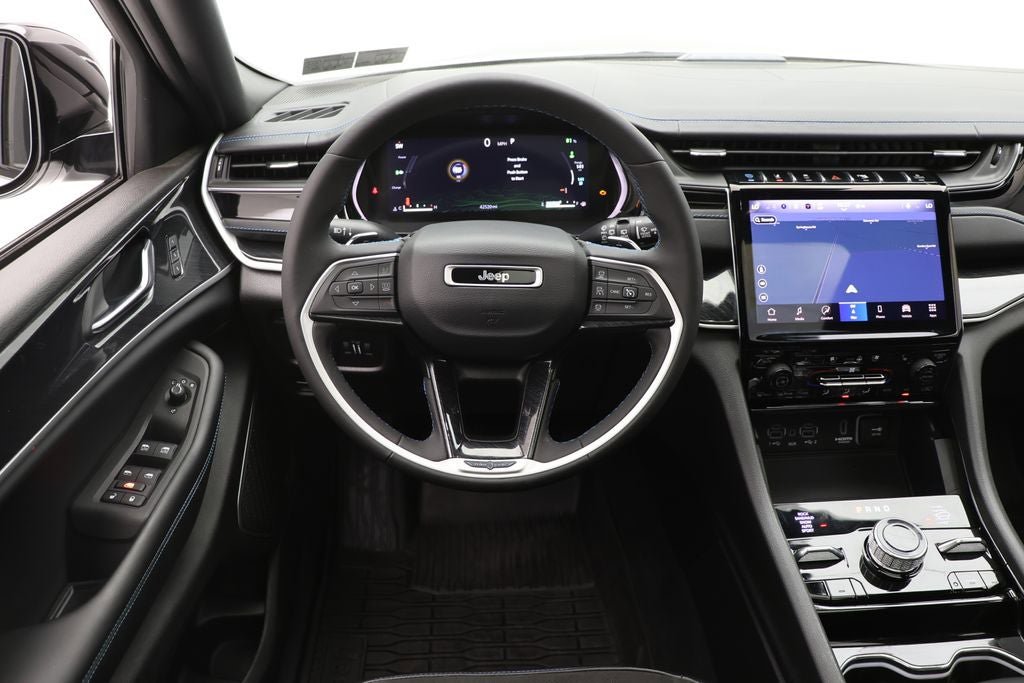 Used 2022 Jeep Grand Cherokee Trailhawk w/ Advanced Protech Group II AWD/4WD image 14