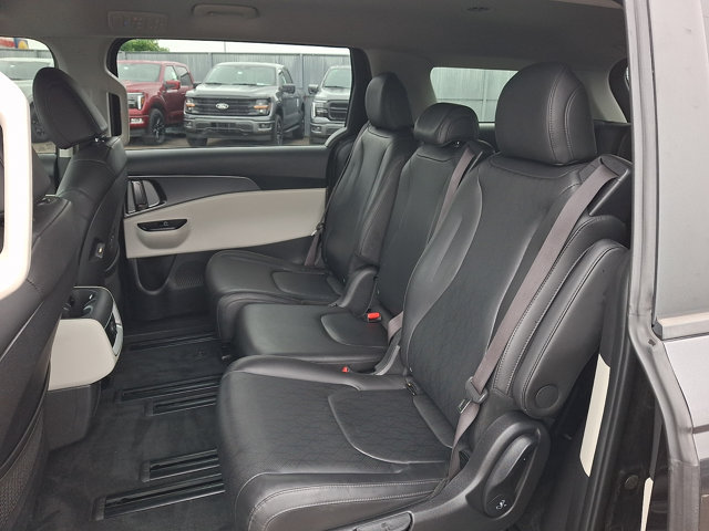 Used 2022 Kia Carnival LX FWD image 10