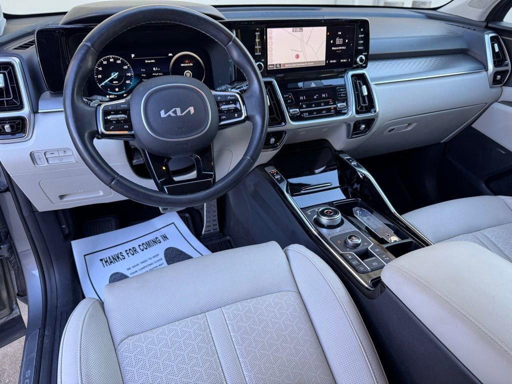 Used 2023 Kia Sorento SX Prestige image 2