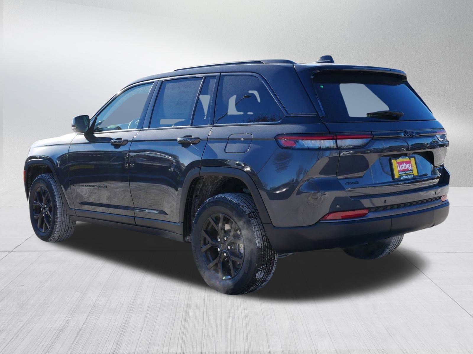 New 2026 Jeep Grand Cherokee Altitude AWD/4WD image 5
