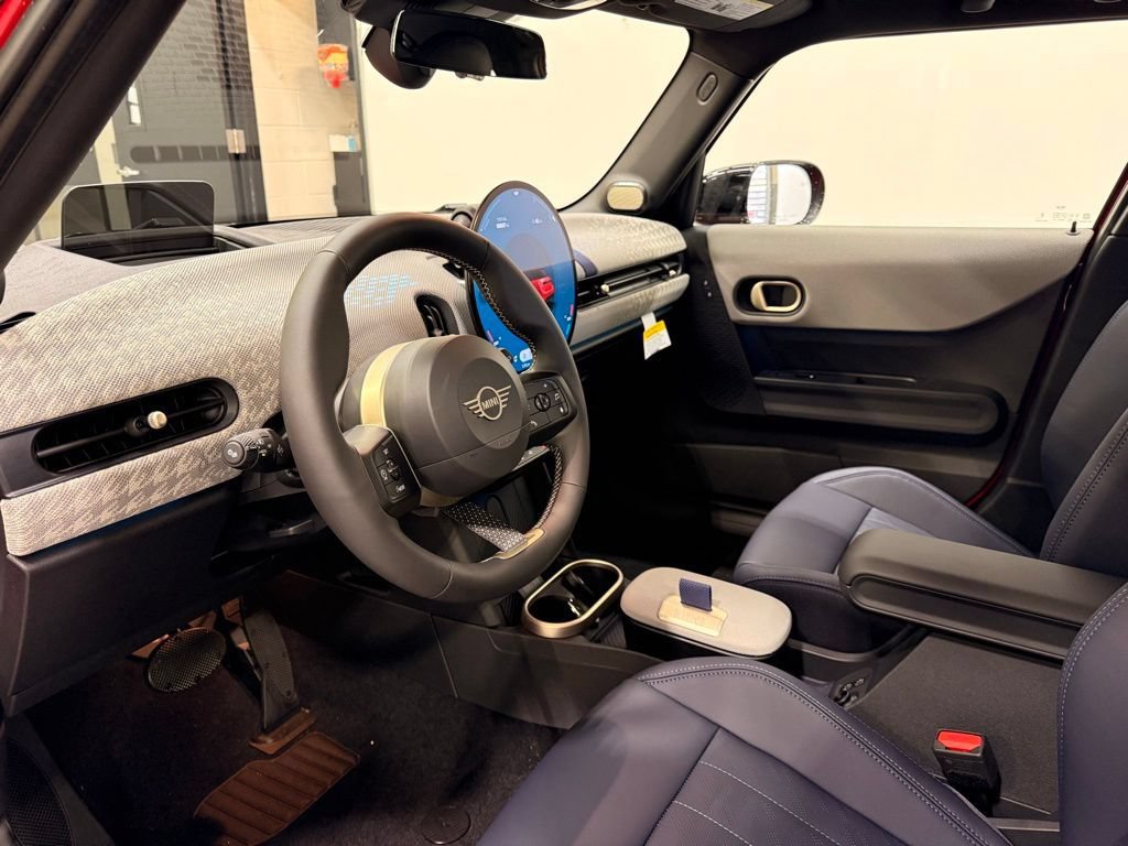Used 2026 MINI Cooper 4-Door Hardtop FWD image 11