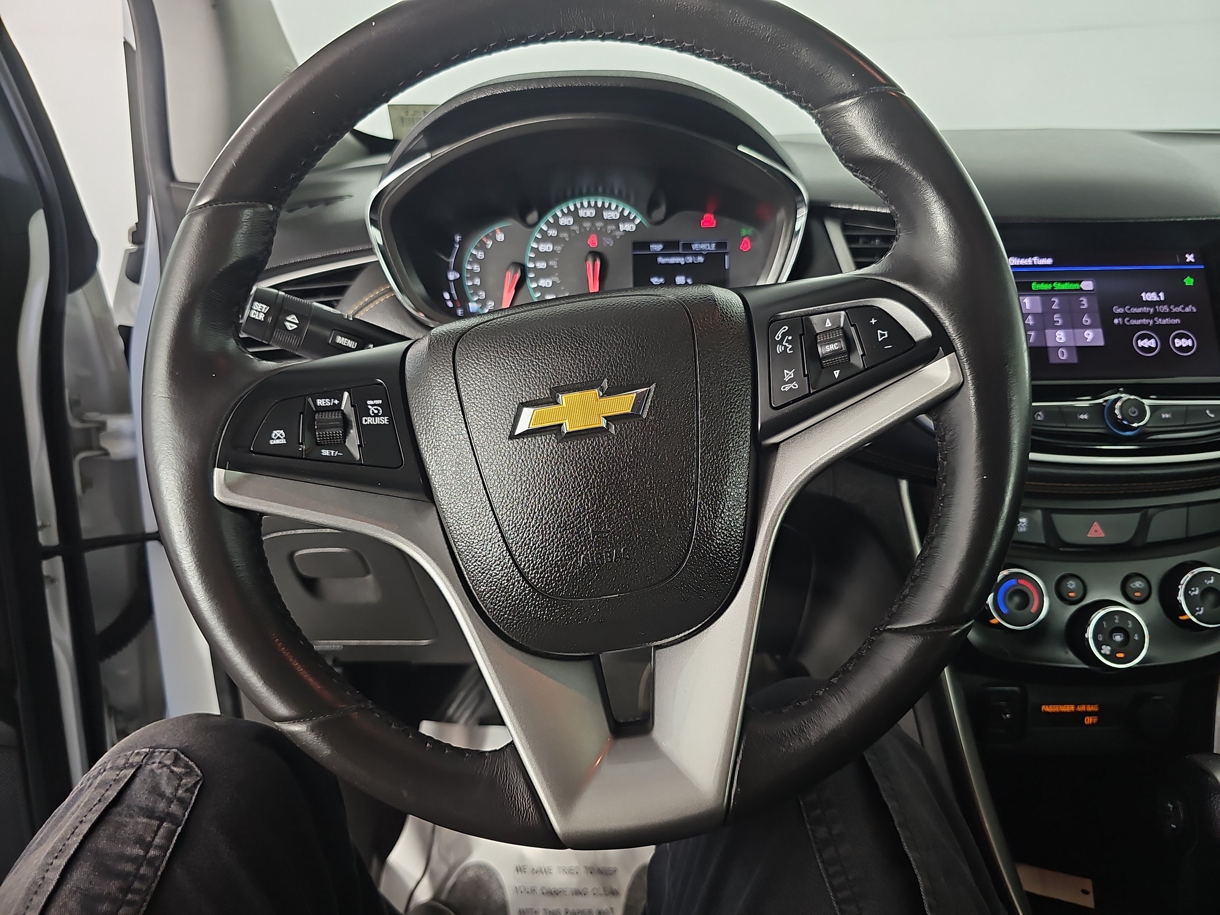Used 2020 Chevrolet Trax LT w/ LT Convenience Package FWD image 24
