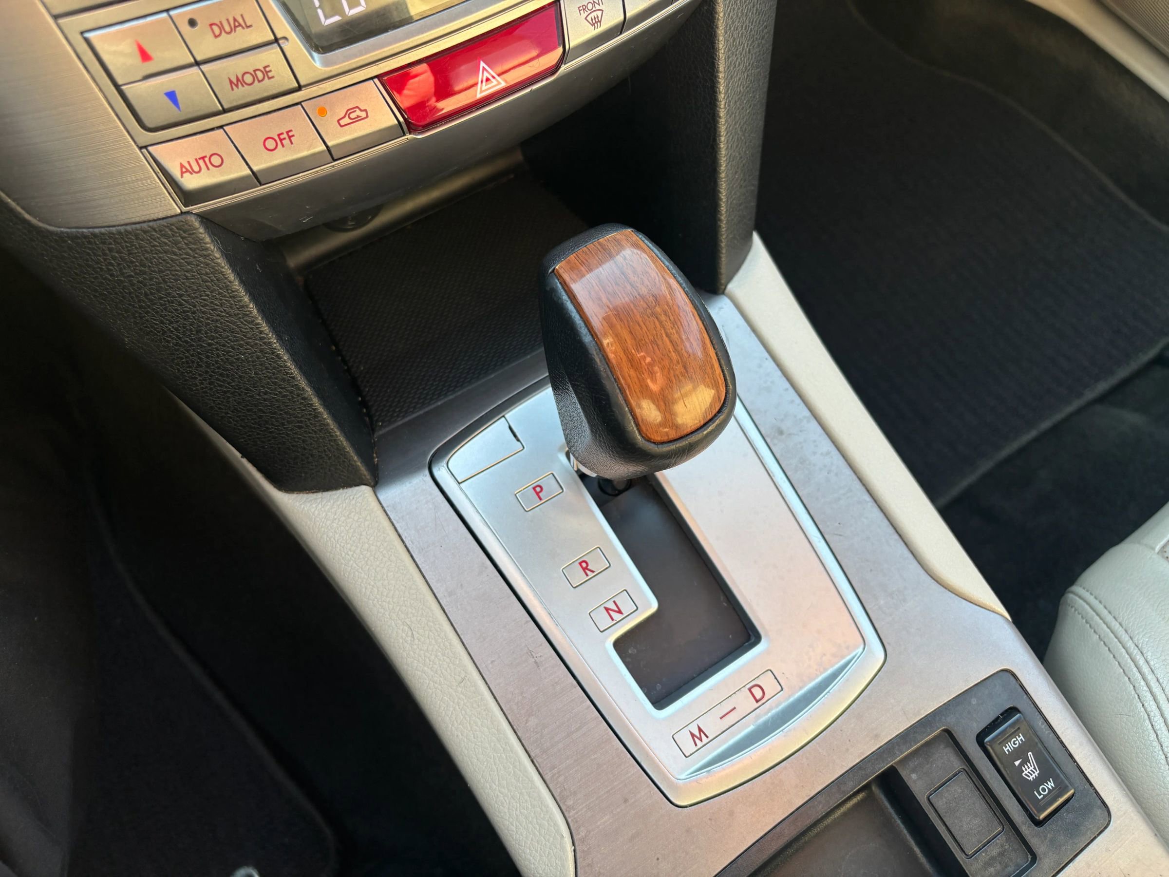 Used 2014 Subaru Outback 2.5i Limited w/ Moonroof Package AWD/4WD image 24