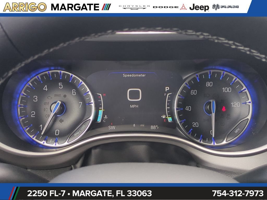 New 2027 Chrysler Pacifica Limited w/ Family Tech Group FWD image 30