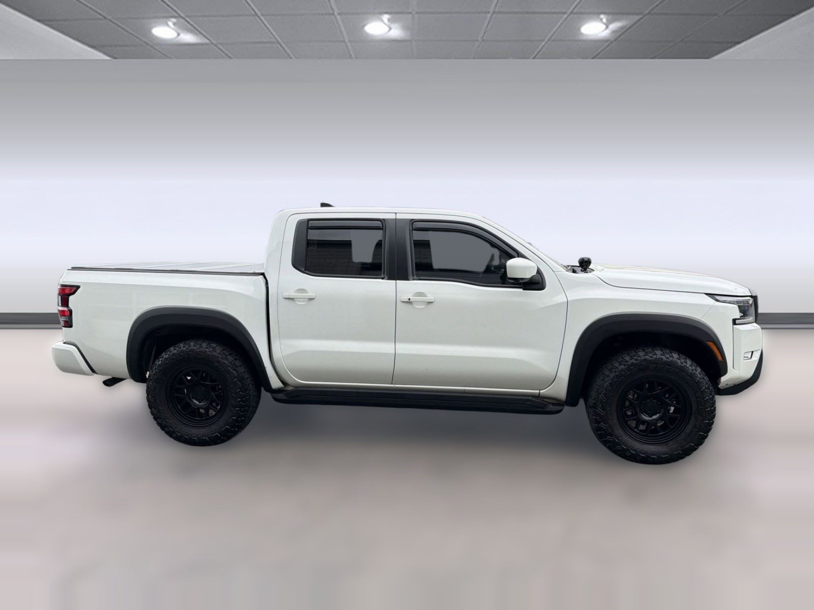 Used 2024 Nissan Frontier PRO-4X w/ Pro Convenience Package image 8