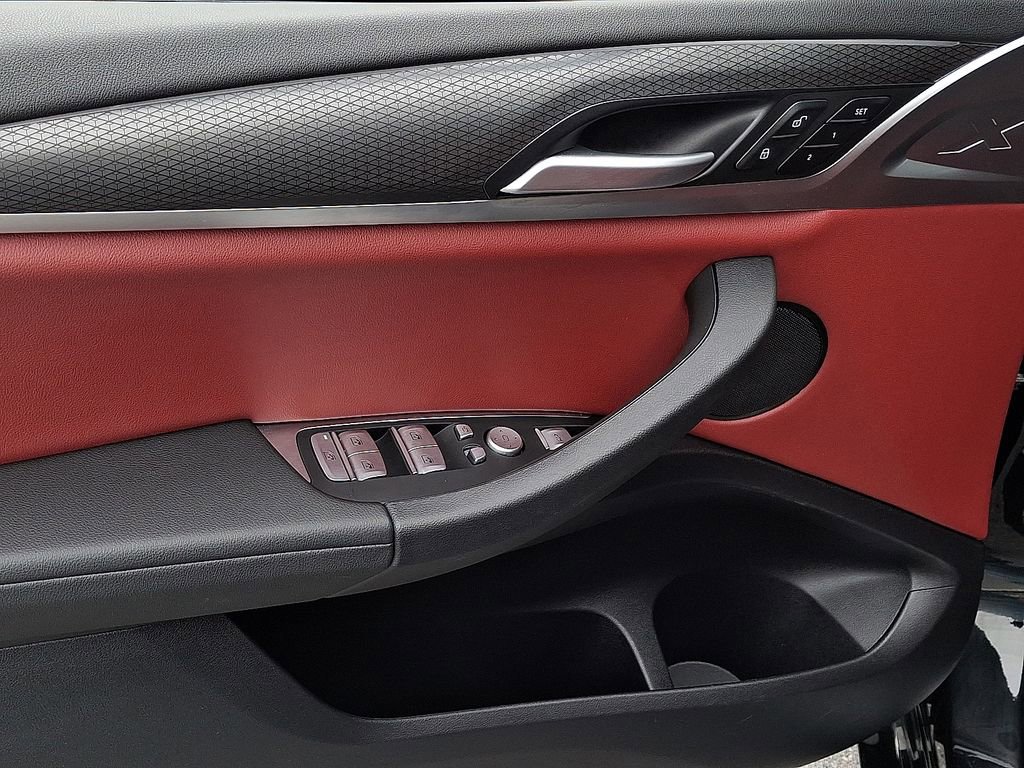 Used 2024 BMW X4 xDrive30i w/ Premium Package image 12