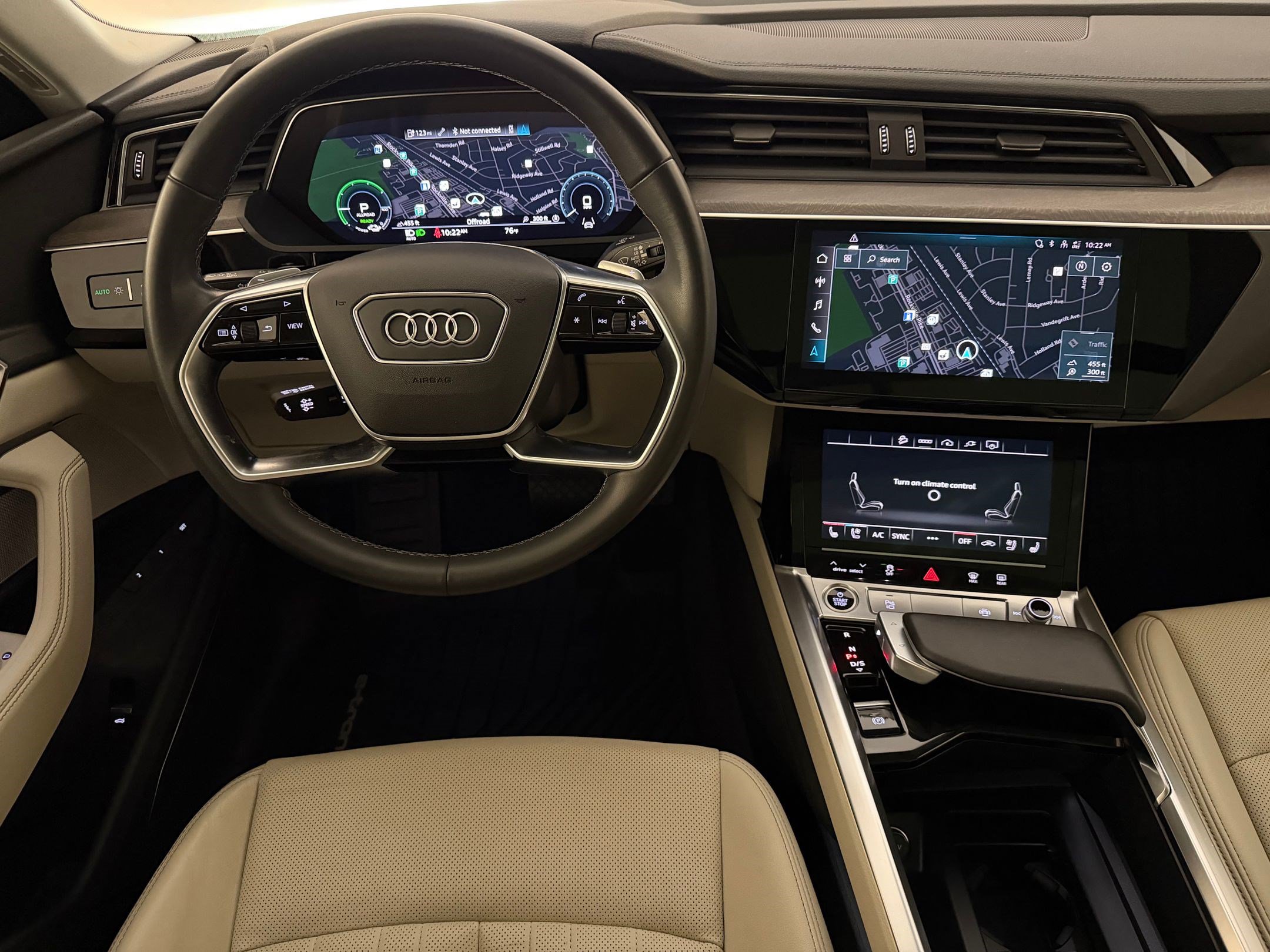 Used 2024 Audi Q8 e-tron Premium Plus w/ Premium Plus Package AWD/4WD image 29