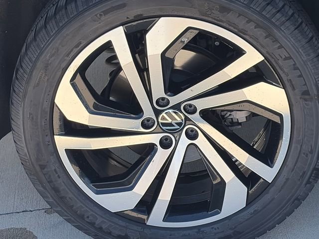 Used 2021 Volkswagen Atlas SEL Premium image 11