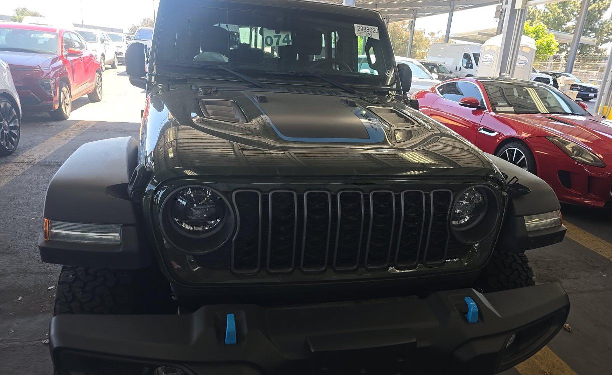 Used 2024 Jeep Wrangler Unlimited Rubicon 4xe w/ Safety Group AWD/4WD image 3