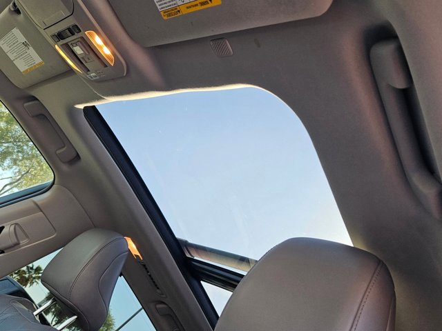 Used 2020 Toyota Highlander Platinum image 15