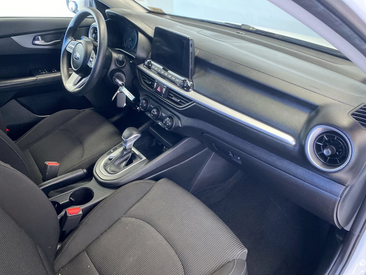 Used 2020 Kia Forte LXS FWD image 29