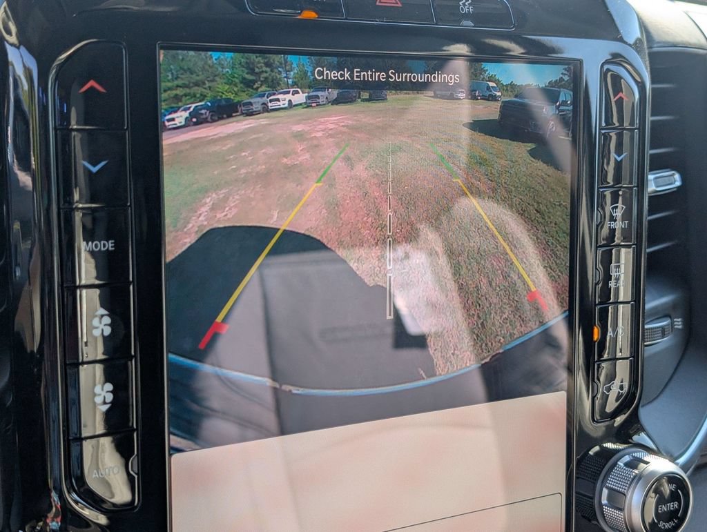New 2026 RAM 3500 Laramie AWD/4WD image 18