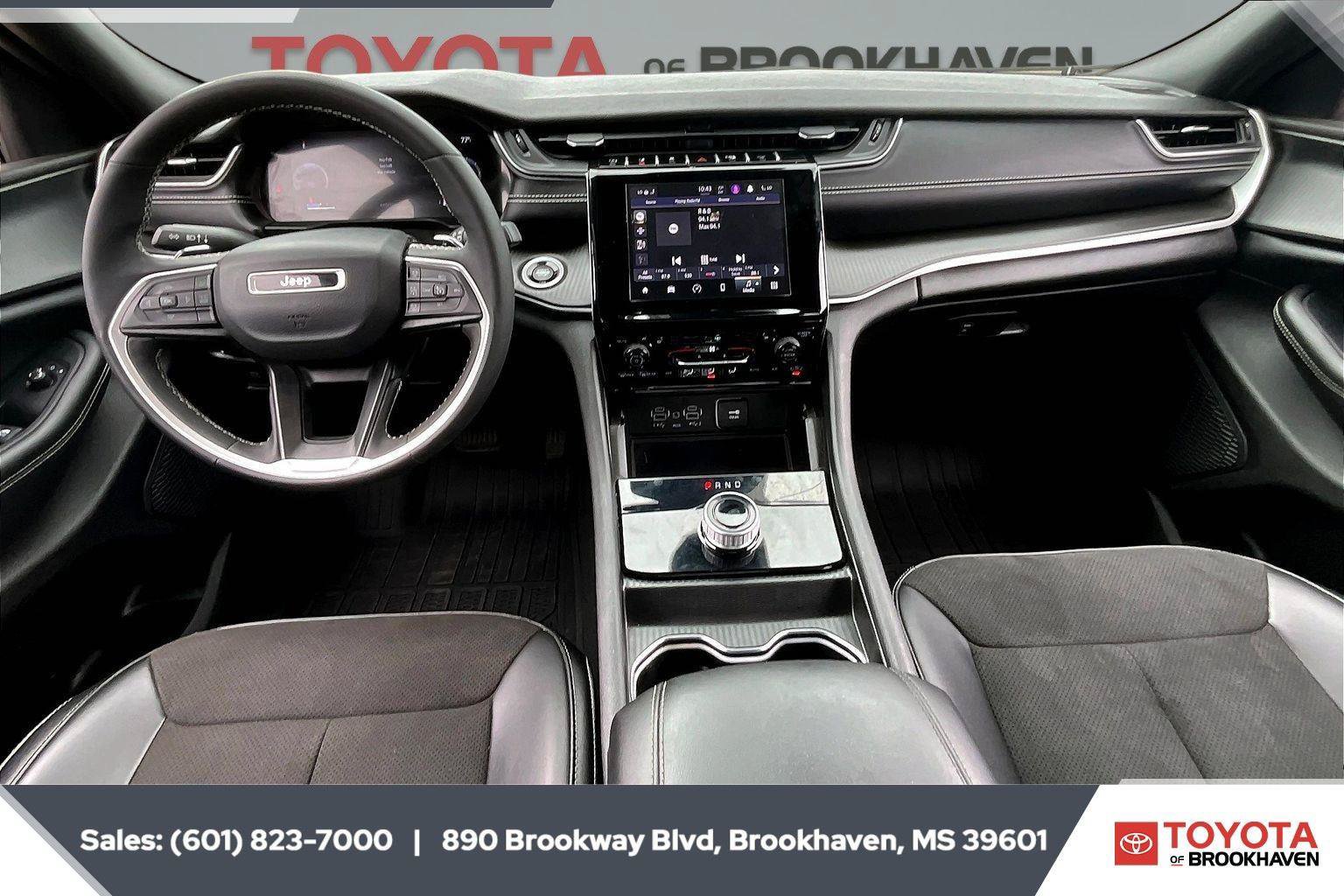 Used 2023 Jeep Grand Cherokee L Laredo AWD/4WD image 13
