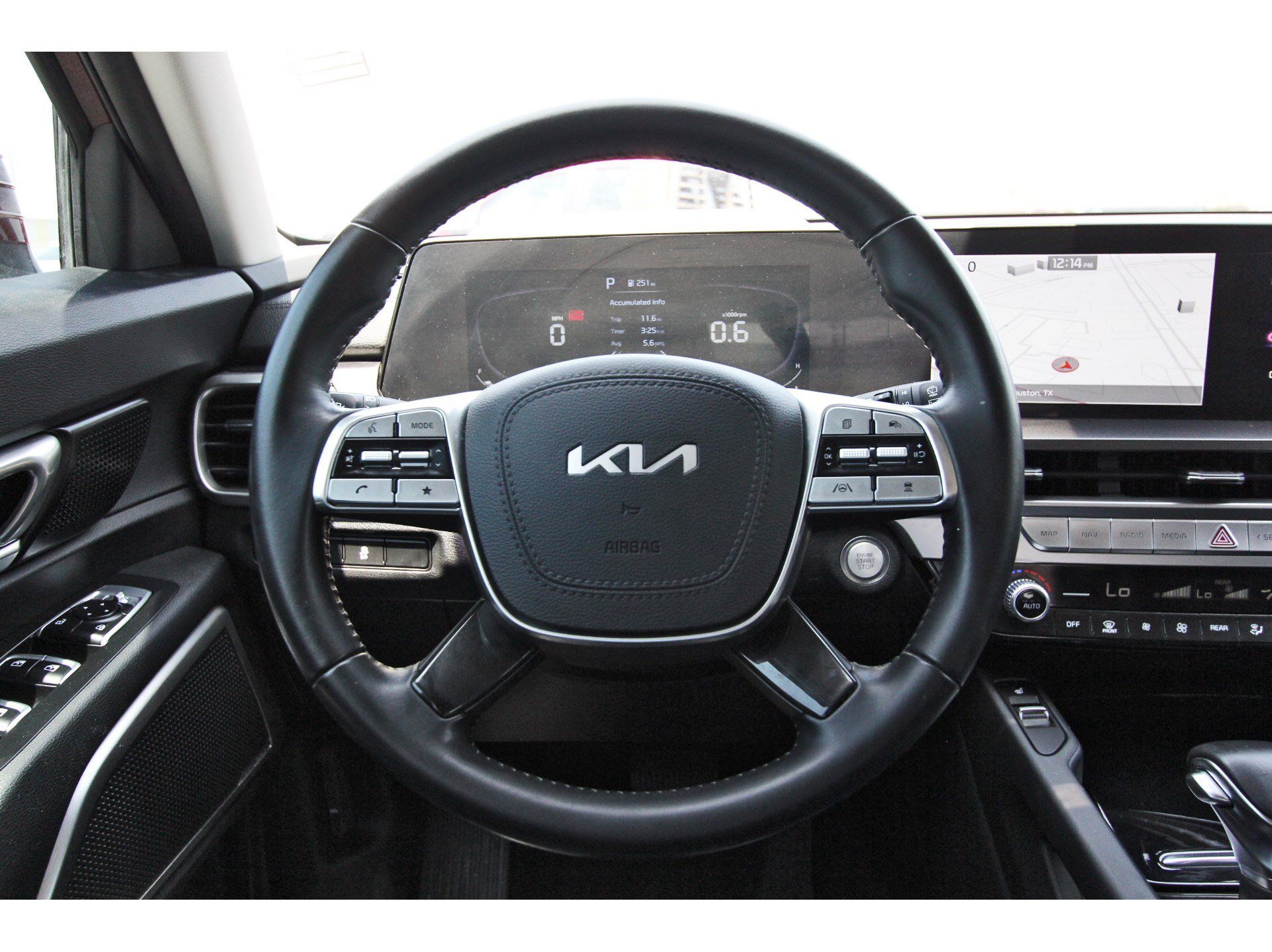 Certified 2023 Kia Telluride S w/ S Sunroof Package AWD/4WD image 15