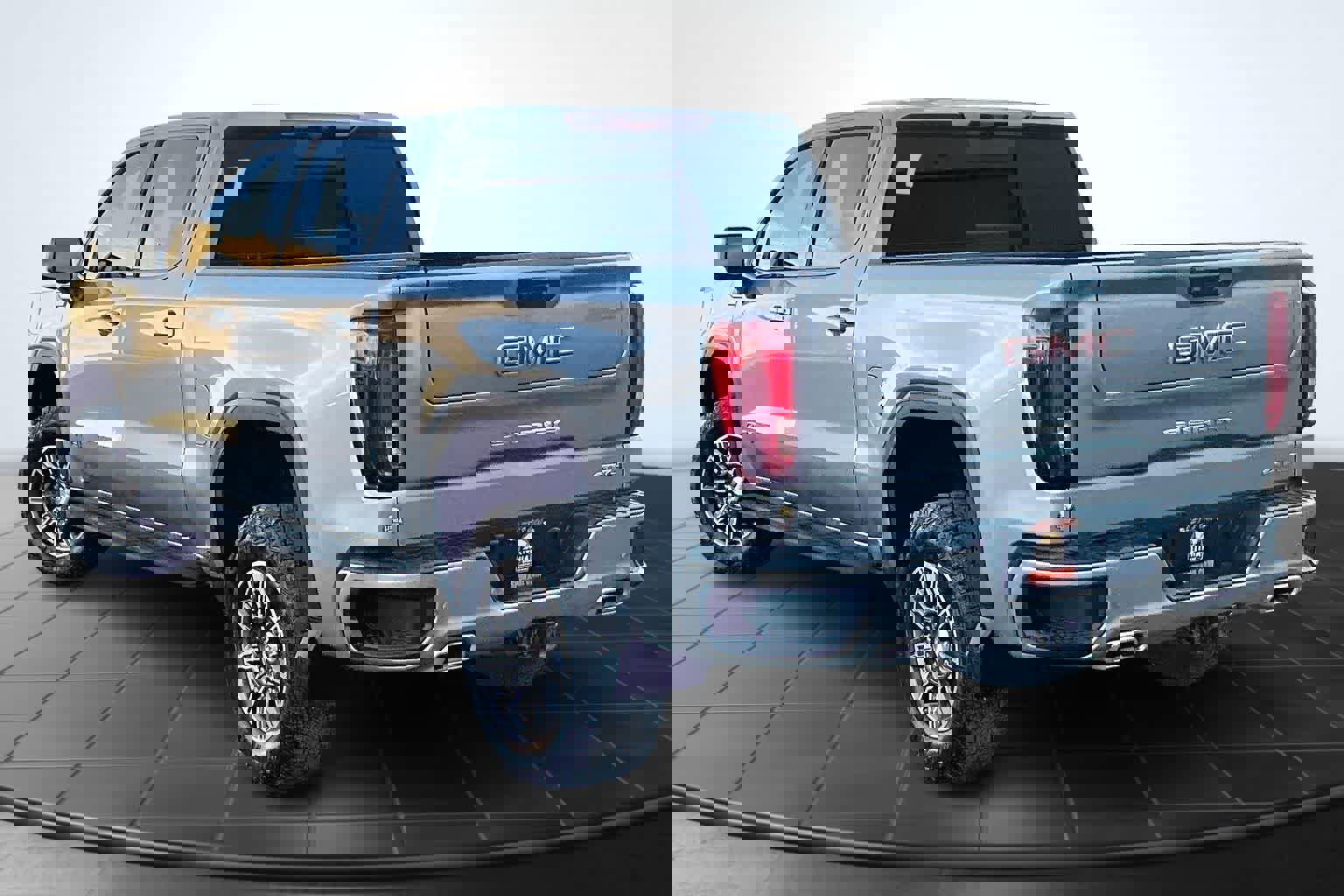 Used 2025 GMC Sierra 1500 AT4 w/ Technology Package image 4