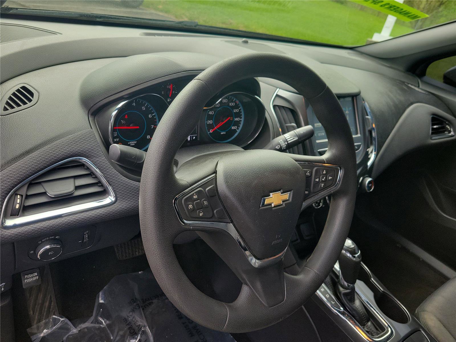 Used 2017 Chevrolet Cruze LT w/ Convenience Package image 17