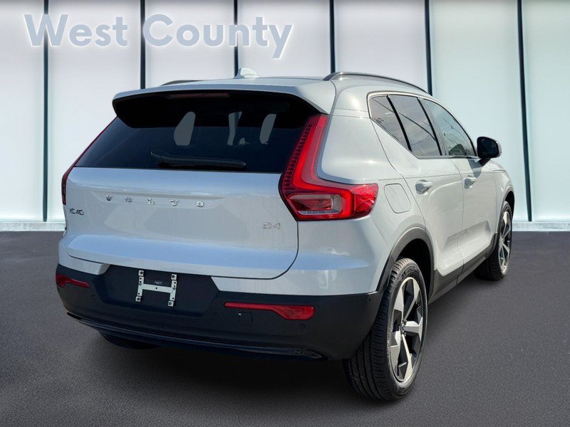 New 2026 Volvo XC40 B4 Plus w/ Climate Package FWD image 3