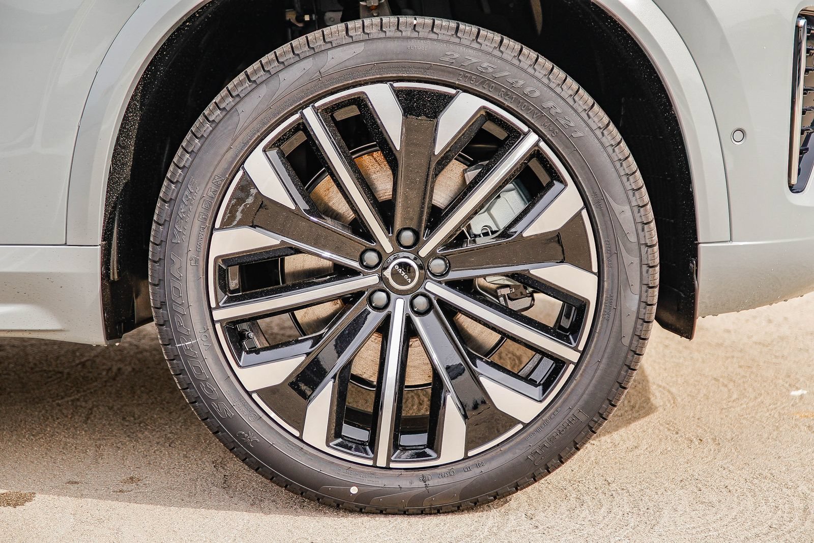 New 2026 Volvo XC90 T8 Ultra w/ Protection Package Premier AWD/4WD image 9