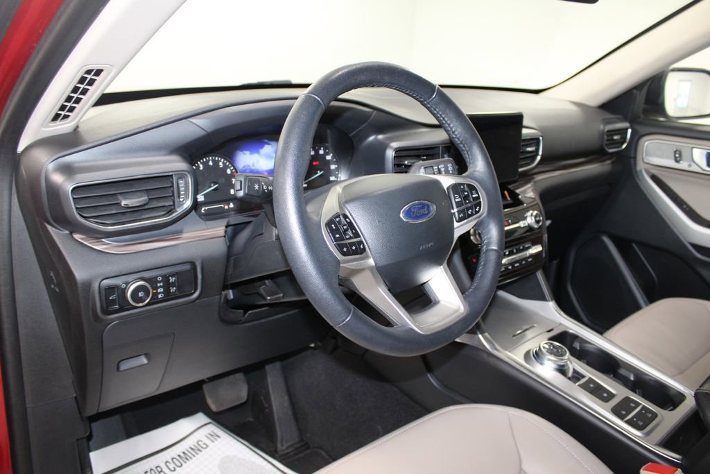 Used 2024 Ford Explorer Limited image 22