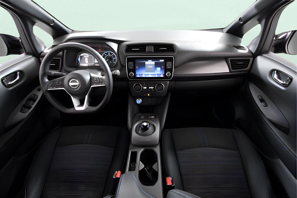 Used 2025 Nissan Leaf S image 26