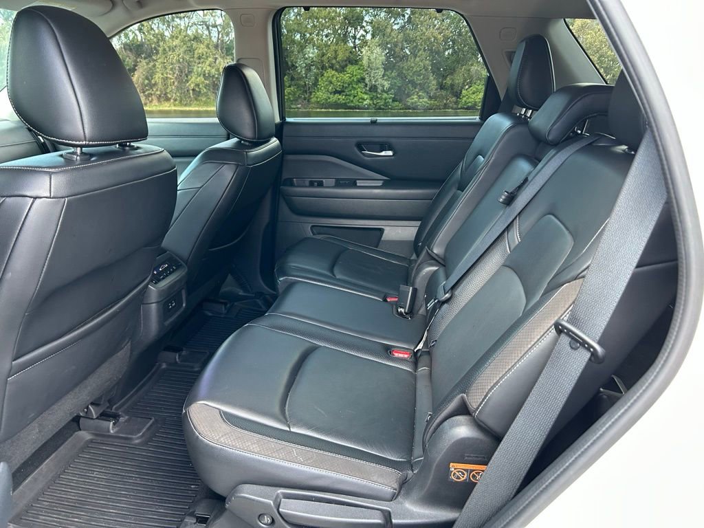 Used 2022 Nissan Pathfinder SL image 13