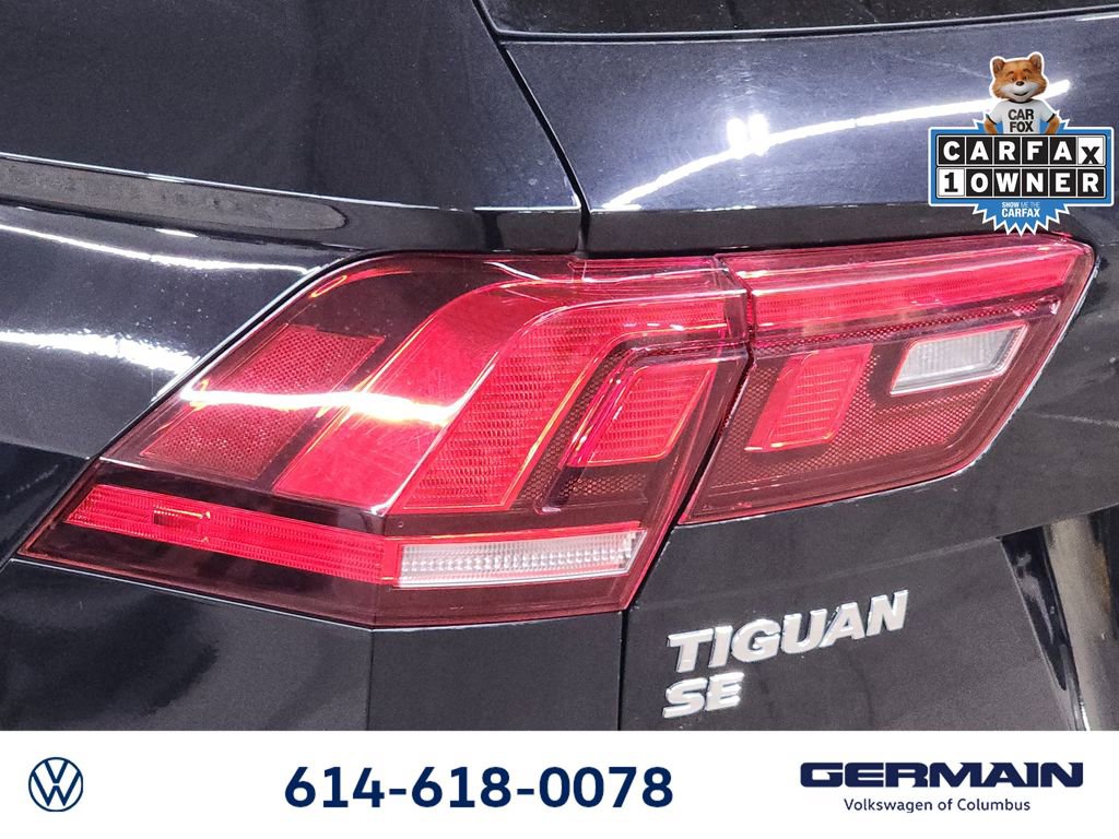 Used 2021 Volkswagen Tiguan SE w/ Panoramic Sunroof Package image 19