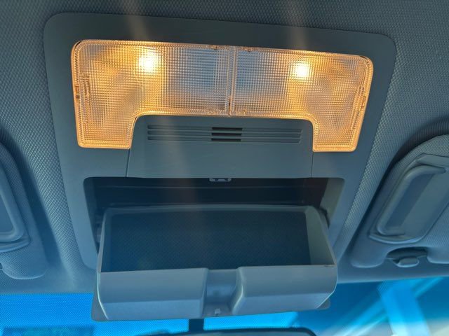 Used 2014 Toyota Camry LE image 32