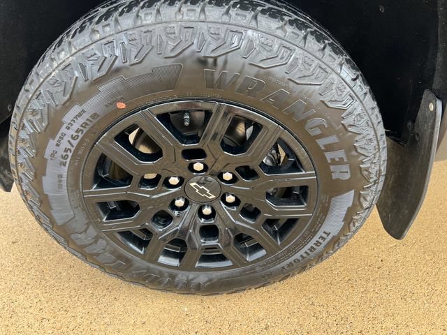 Used 2024 Chevrolet Colorado Trail Boss AWD/4WD image 9