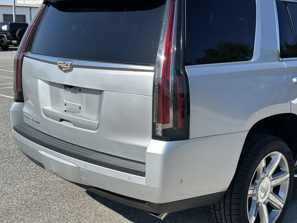 Used 2020 Cadillac Escalade Luxury AWD/4WD image 12