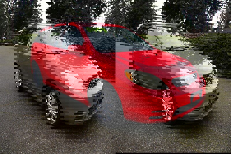 Used 2004 Toyota Matrix XR image 2