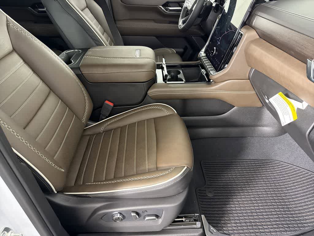 New 2026 GMC Yukon Denali Ultimate AWD/4WD image 14