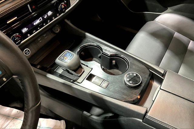 Used 2021 Nissan Rogue SV image 18