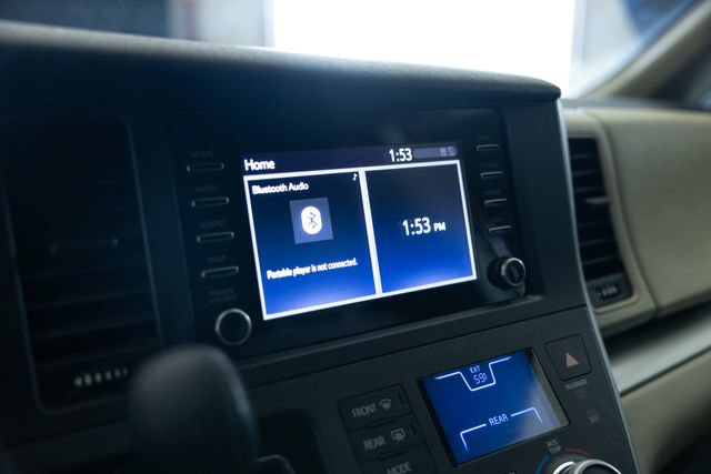 Used 2020 Toyota Sienna L FWD image 29