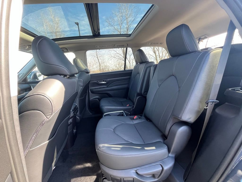 Used 2026 Toyota Grand Highlander Limited image 23