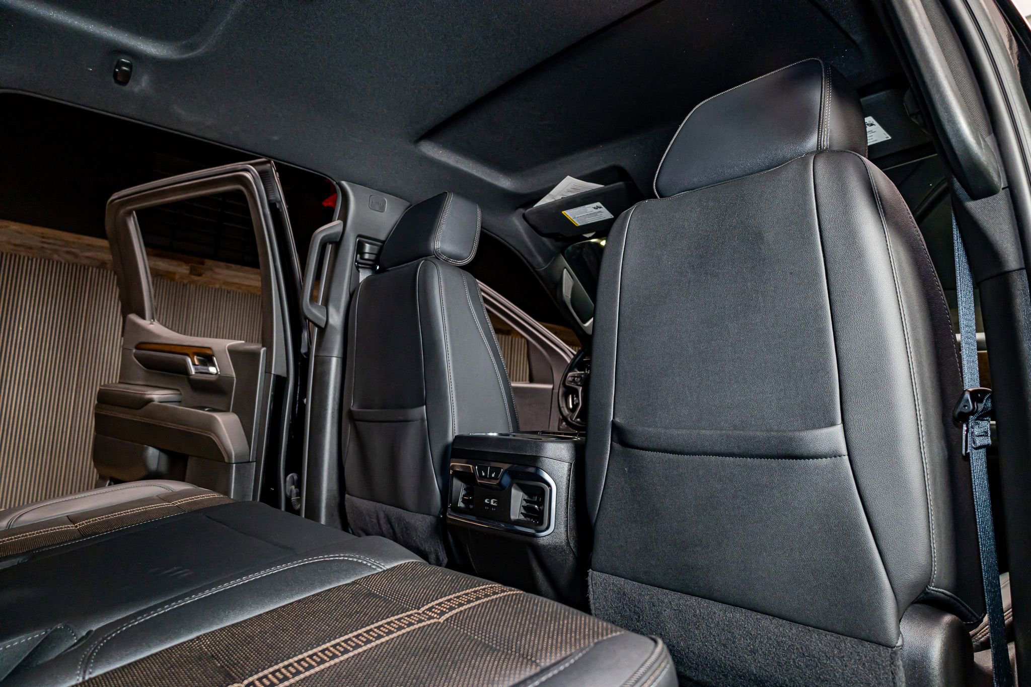 Used 2024 Chevrolet Silverado 1500 High Country w/ Technology Package image 26