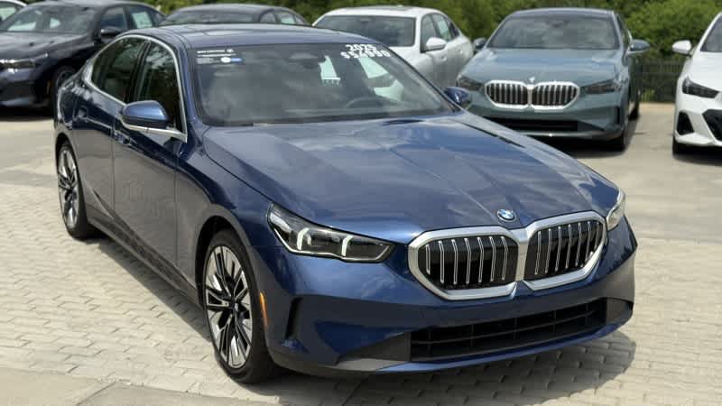 Certified 2025 BMW 530i RWD image 7
