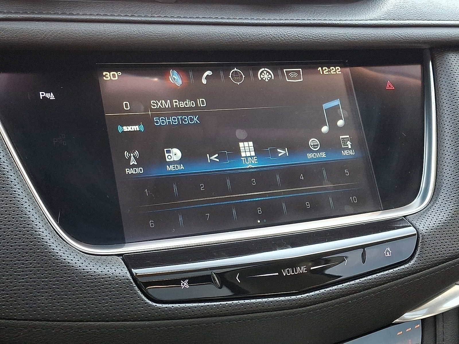 Used 2017 Cadillac XT5 Luxury w/ Driver Awareness Package image 18