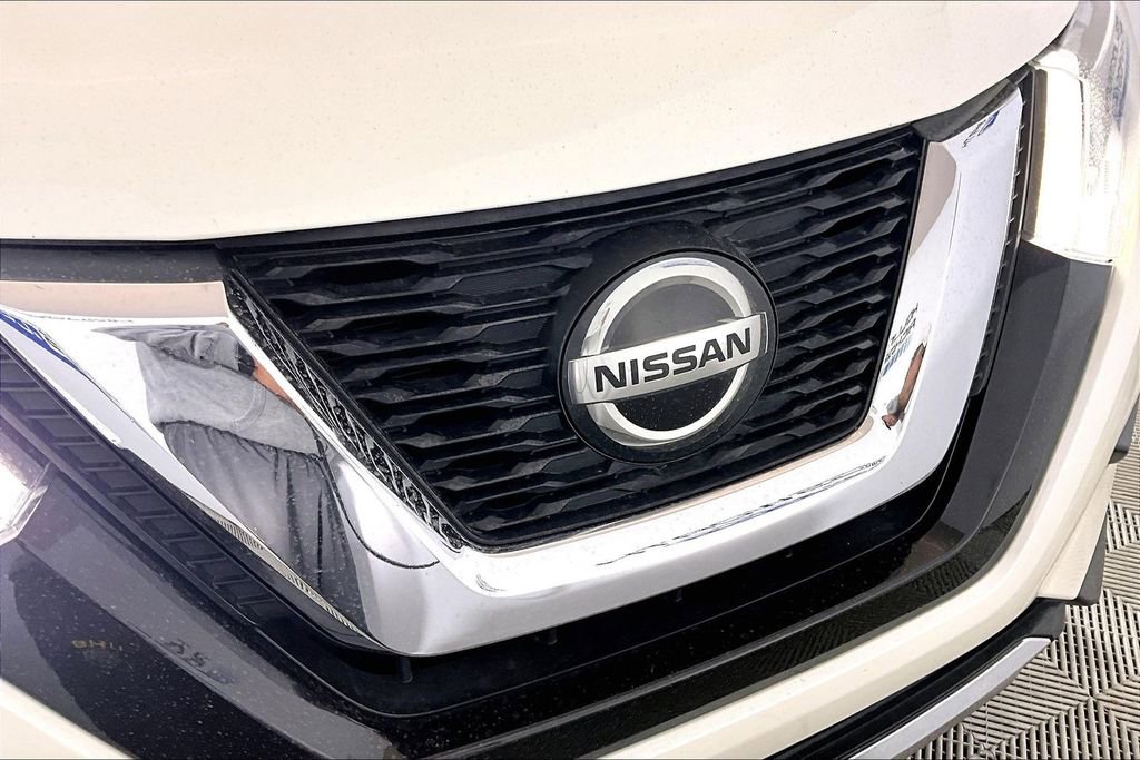 Used 2020 Nissan Rogue SV image 23