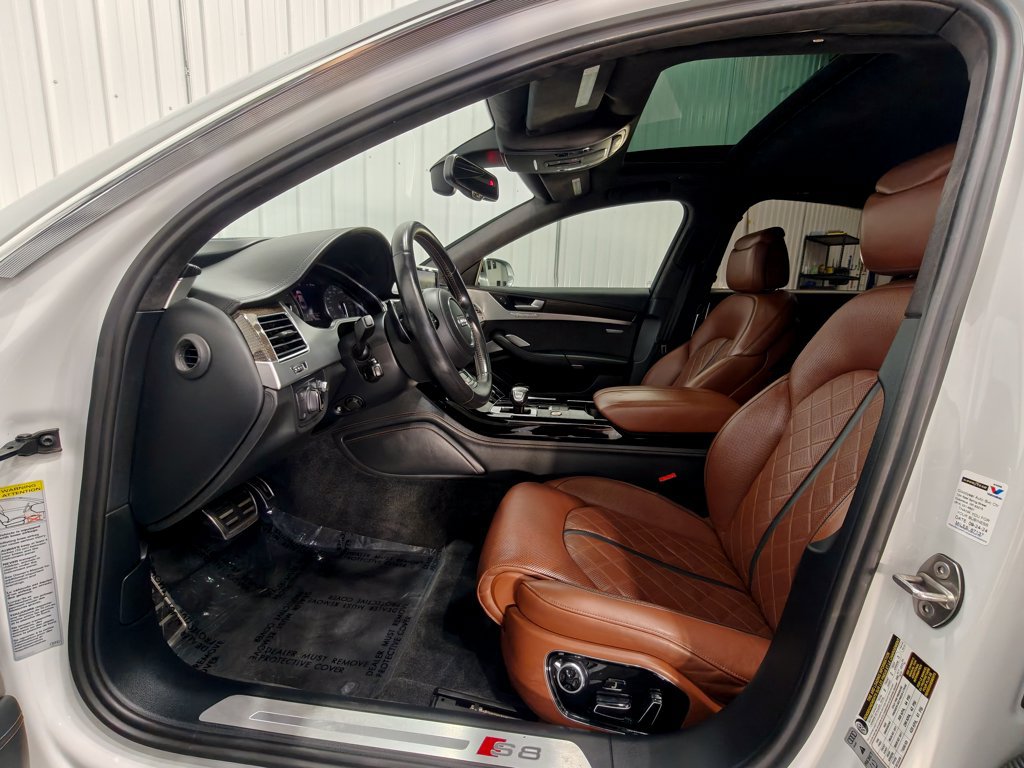 Used 2015 Audi S8 AWD/4WD image 30