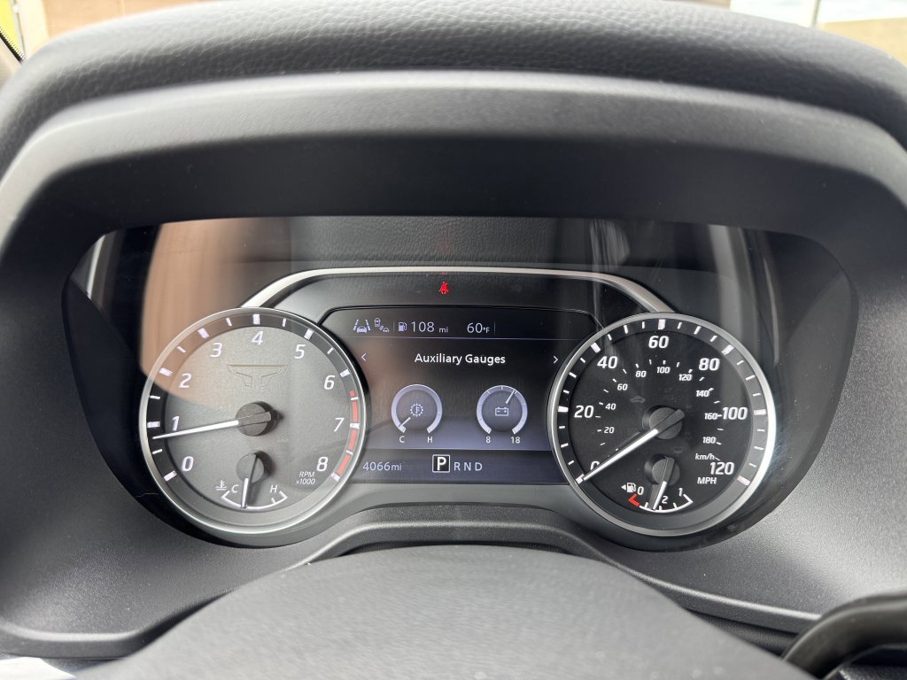 Used 2024 Nissan Titan SV w/ SV Convenience Package image 19