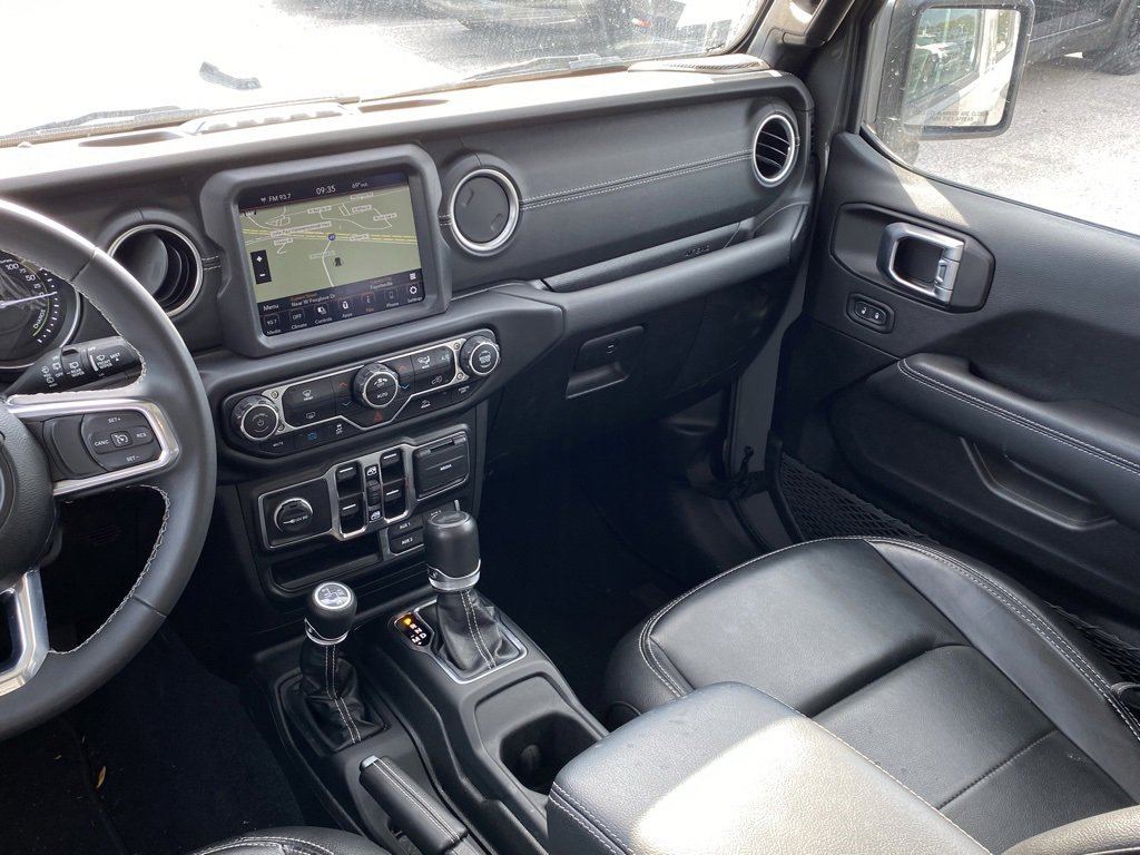 Used 2023 Jeep Wrangler Unlimited Sahara image 25