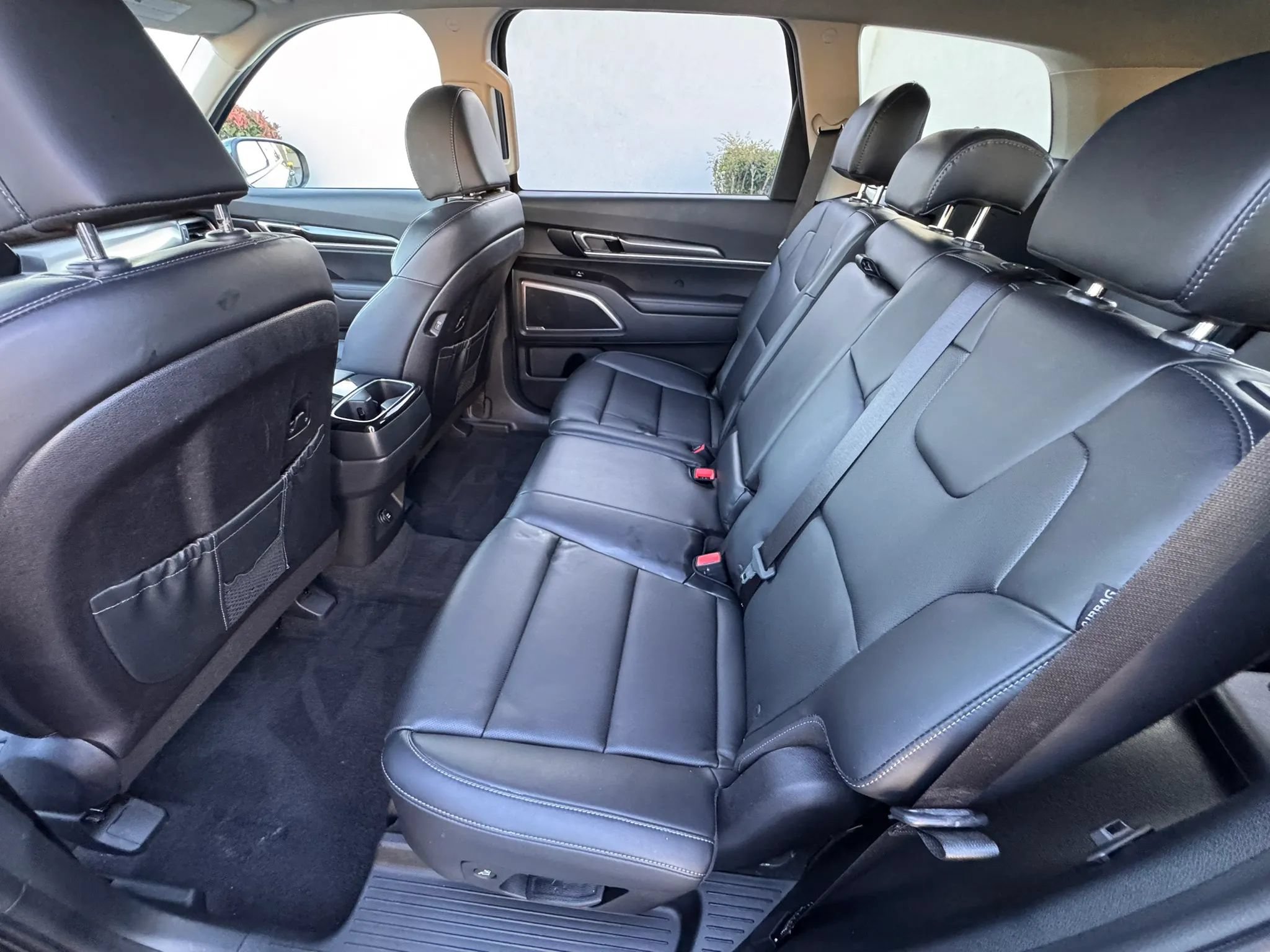 Used 2025 Kia Telluride LX FWD image 17