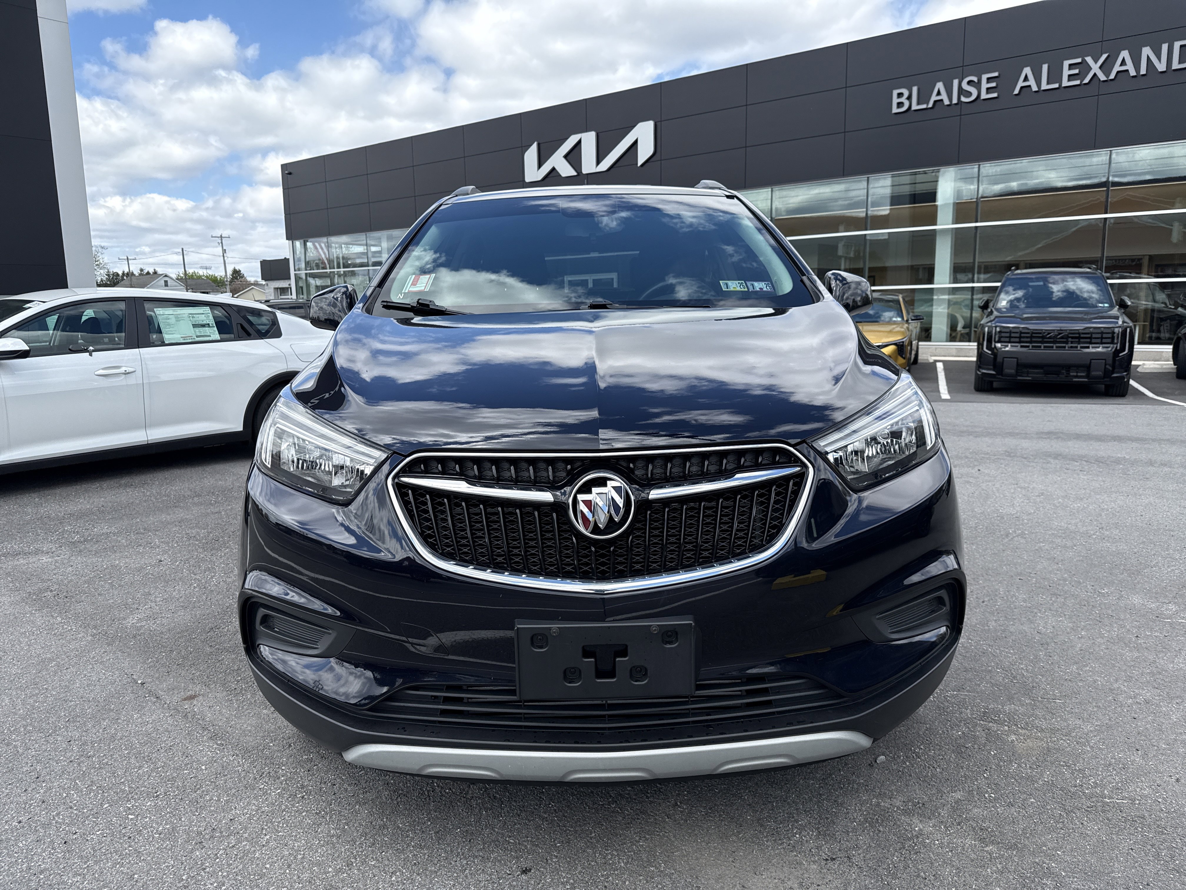 Used 2022 Buick Encore Preferred w/ Safety Package image 9