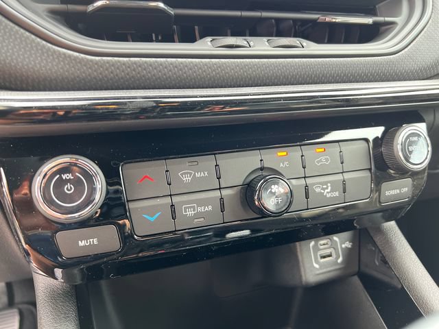 New 2026 Jeep Compass Latitude AWD/4WD image 19