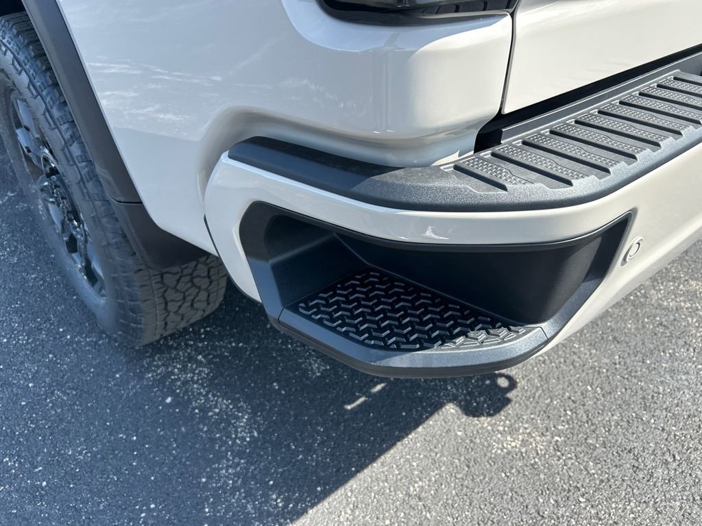 New 2026 GMC Sierra 2500 AT4 AWD/4WD image 36