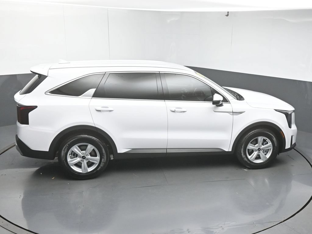 Used 2026 Kia Sorento LX FWD image 46