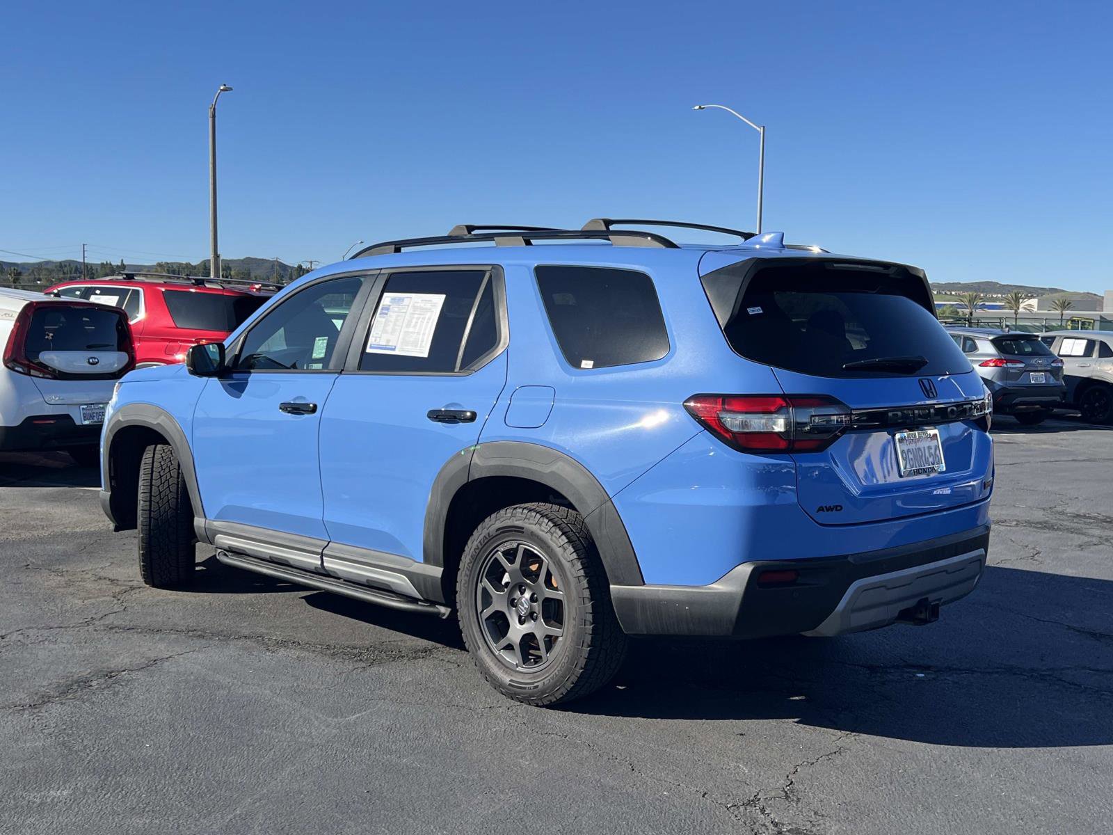 Used 2023 Honda Pilot TrailSport image 3