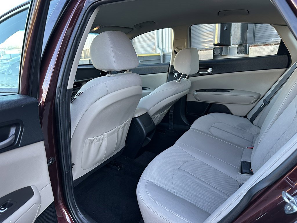 Used 2018 Kia Optima LX w/ 17" Alloy Wheels Package FWD image 24