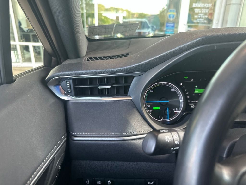Used 2024 Toyota Venza Nightshade AWD/4WD image 19